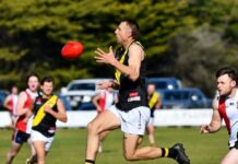 Kyby defend top spot