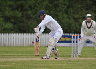 Saints bounced by energetic Roos