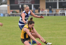 Low scoring contest in top clash