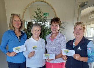 Lucindale women hit the greens